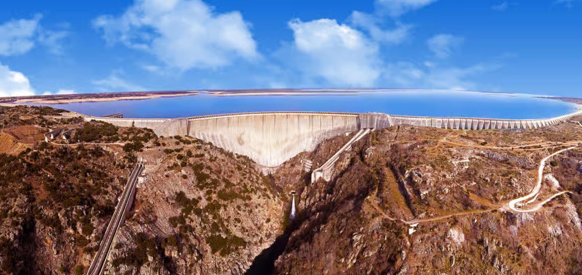 almendra dam